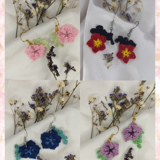 Petites Myosotis brodées avec branche